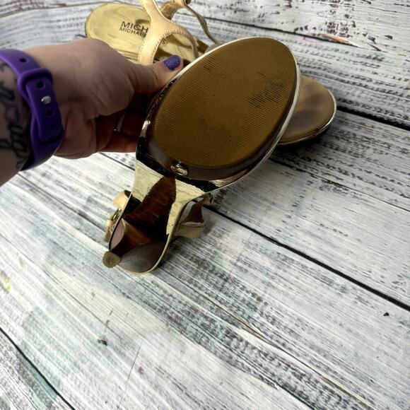 MK Michael Kors Tan Leather Pumps With Gold 9 - Picture 3 of 3